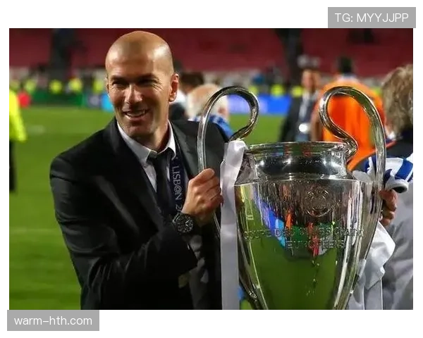 齐达内率皇马豪取欧冠三连冠，铸就足坛不朽传奇