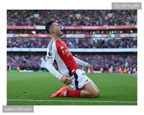 马丁内利从边锋到全能攻击手的角色演变解析